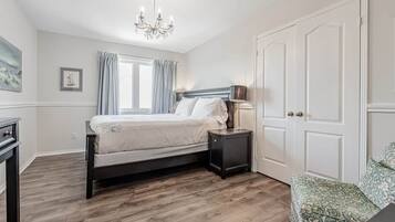 1 habitación, tabla de planchar con plancha, wifi y ropa de cama