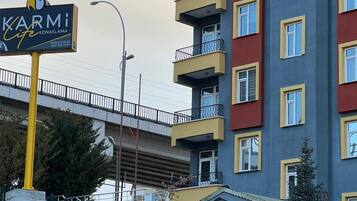 Familieleilighet, balkong, byutsikt | Eksteriør