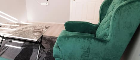 Appartement Familial, balcon, vue ville | Coin séjour