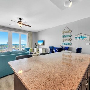 Interior - Cozy 1-bedroom condo in fantastic Panama City Beach with AC. Sleeps 6 (Panama City Beach)