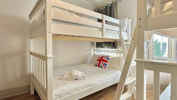 5 bedrooms, free WiFi