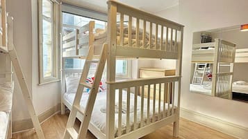 5 bedrooms, free WiFi