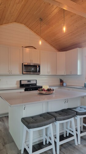 COZY CABIN- 2 bedroom cabin in peaceful Bridger