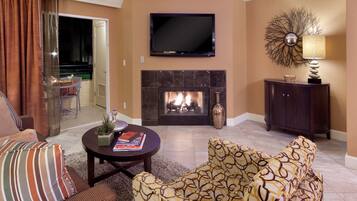 Televisión y chimenea