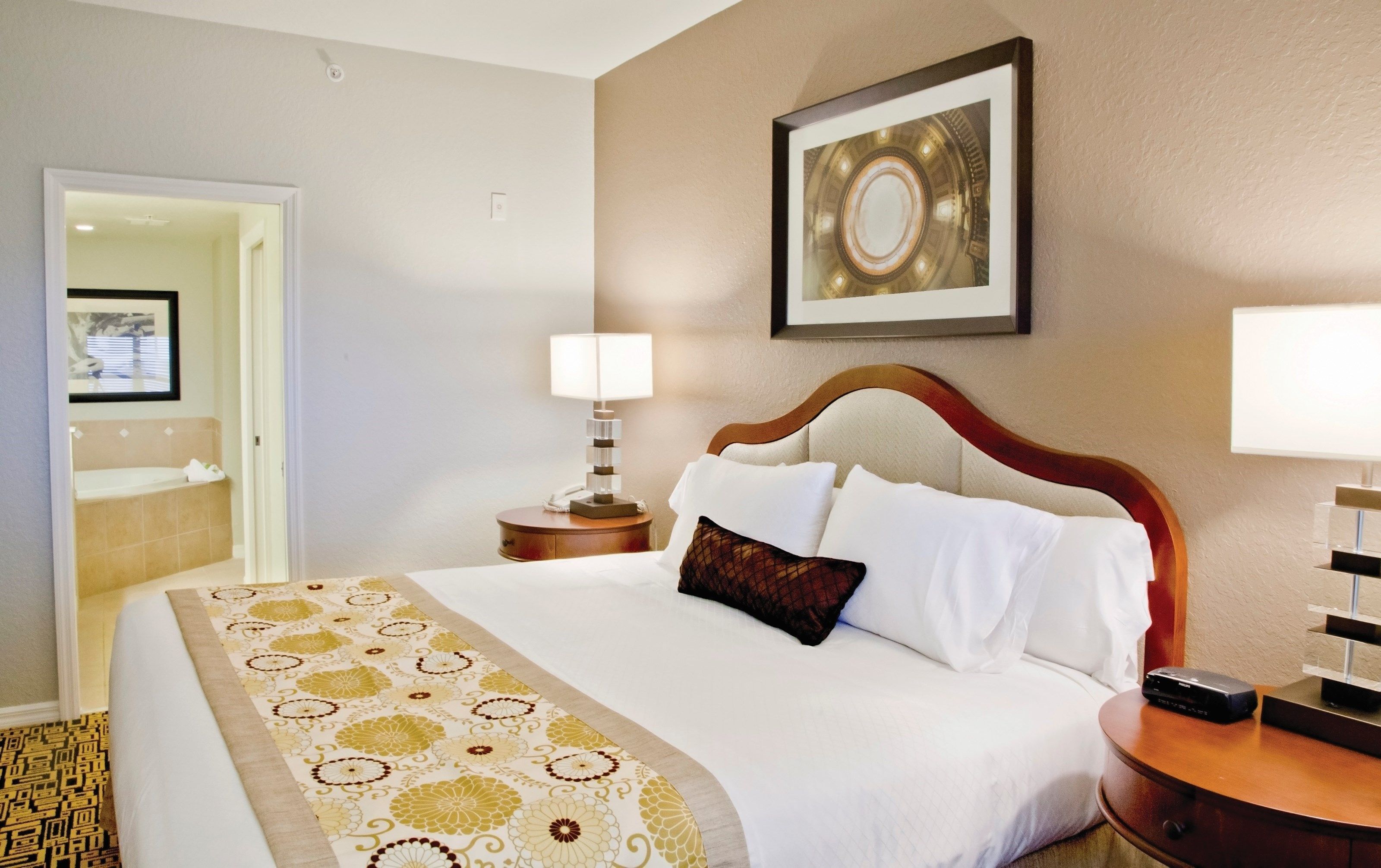 In-room safe, free WiFi, bed sheets