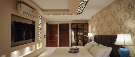 3 habitaciones, tabla de planchar con plancha, wifi y ropa de cama