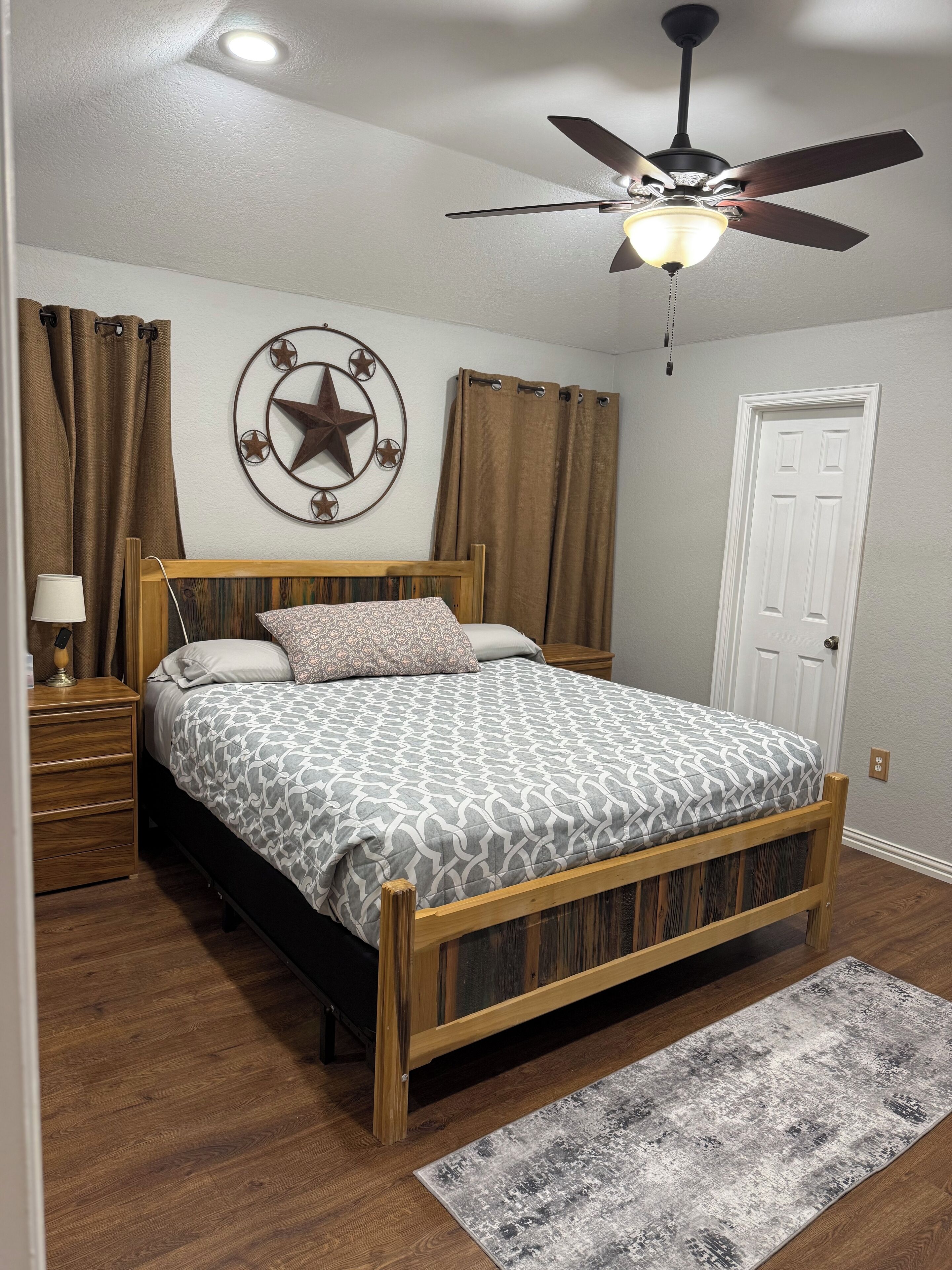 3 bedrooms, iron/ironing board, free WiFi, bed sheets