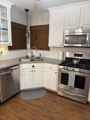 ميكروويف، فرن، موقد طهي مسطح، غسالة أطباق