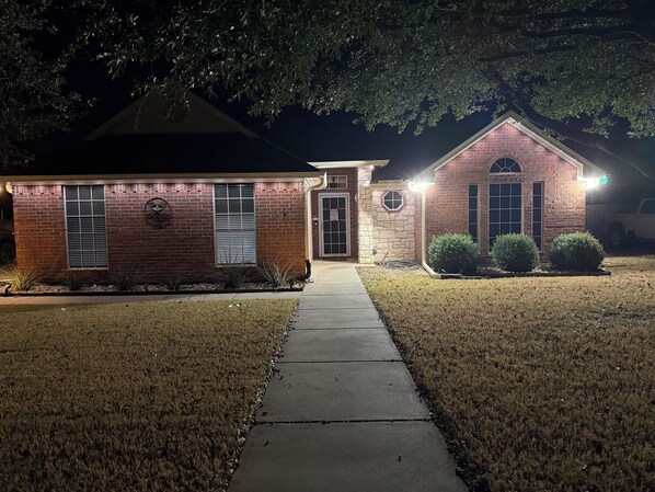 المنشأة من الخارج