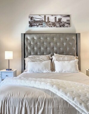 1 bedroom, iron/ironing board, WiFi, bed sheets - Cozy 1-bedroom condo in marvelous Atlanta with AC and gym access (Atlanta)