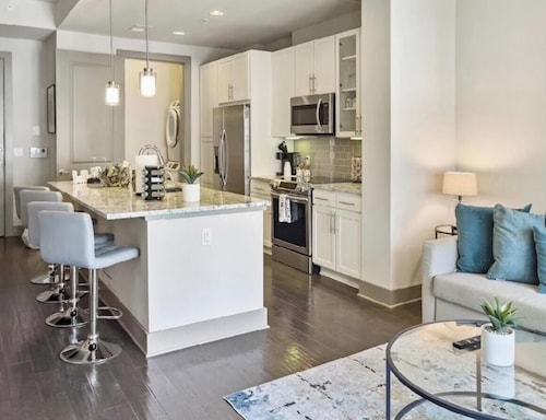 Cozy 1-bedroom condo in marvelous Atlanta with AC and gym access