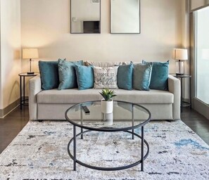 Smart TV - Cozy 1-bedroom condo in marvelous Atlanta with AC and gym access (Atlanta)