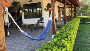 Terrace/patio - Peaceful Farmhouse • 10 Min to Roldanillo • Perfect for Paragliders (Bolivar)