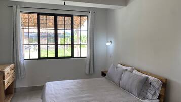 4 habitaciones, tabla de planchar con plancha, wifi y ropa de cama