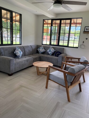 Peaceful Farmhouse • 10 Min to Roldanillo • Perfect for Paragliders