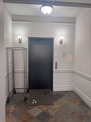 Interior - The Lucky Leaf (Spokane)