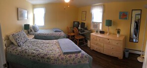 3 chambres, fer et planche à repasser, accès Internet