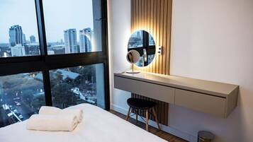 Työpöytä, silitysrauta/-lauta, Wi-Fi