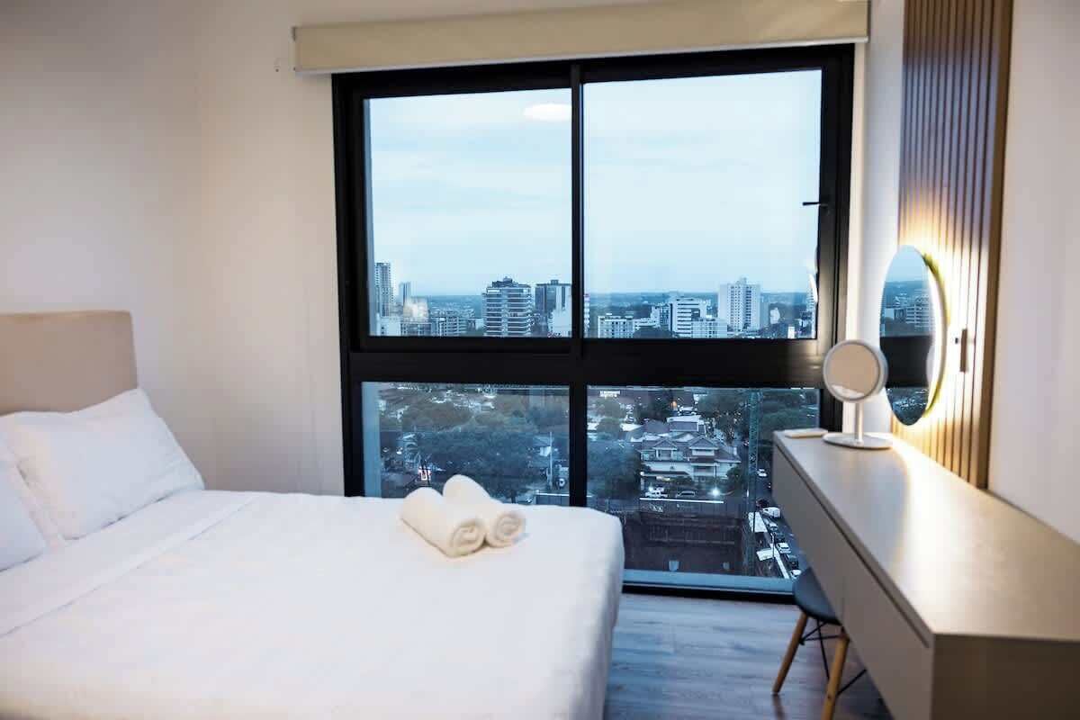 办公桌、熨斗/熨衣板、WiFi