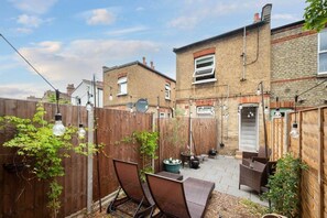 Terrace/patio - Gorgeous Spacious Garden Flat, Wood Green (London)
