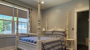 Unclassified image, 5 of 16, button - Beautiful 2-bedroom Apartment above Garage with AC in charming Mount Pleasant (Mount Pleasant)