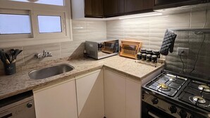 Superior-Apartment, Mehrere Betten, Klimaanlage, Gartenblick | Eigene Küche