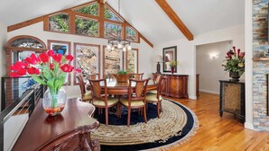 Unclassified image, 3 of 46, button - Five Kings Retreat - 5 BD 3 BTH Mountain Home (Asheville)