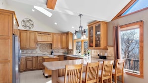 Unclassified image, 5 of 46, button - Five Kings Retreat - 5 BD 3 BTH Mountain Home (Asheville)