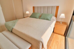 Schreibtisch, Bügeleisen/Bügelbrett, WLAN, Bettwäsche