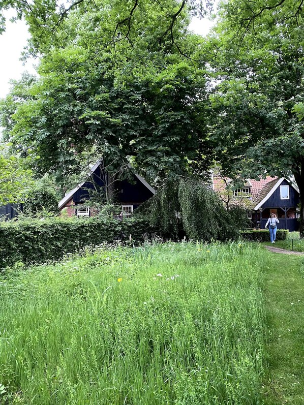 Property grounds - Boutique Guesthouse at a beautiful estate (Reutum)