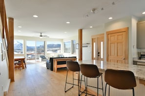 Interior - Top-of-the-World Mtn Views | Adventure Basecamp (Silverthorne)