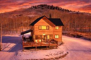 Exterior - Top-of-the-World Mtn Views | Adventure Basecamp (Silverthorne)