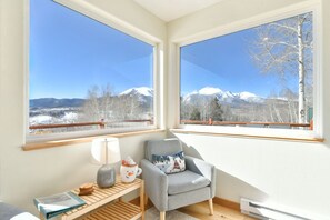 Interior - Top-of-the-World Mtn Views | Adventure Basecamp (Silverthorne)