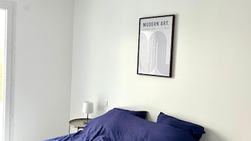 4 bedrooms, iron/ironing board, free WiFi, bed sheets
