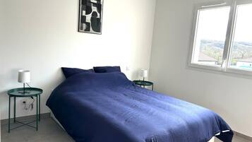 4 soverom, strykejern/-brett, wi-fi (inkludert) og sengetøy