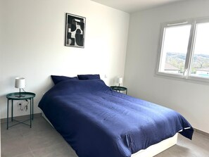 4 soverom, strykejern/-brett, wi-fi (inkludert) og sengetøy