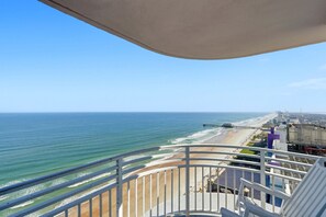 Property grounds - *New Listing!* Ocean Front Paradise; Stunning 2BR with Private Double Balcony at The Wyndahm #2321 (Daytona Beach)