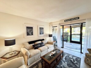 TV - BT 6511 Pond View Condo - Welcome to Paradise (Fort Pierce)