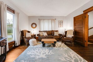 TV - Ashtabula Harbor House (Ashtabula)