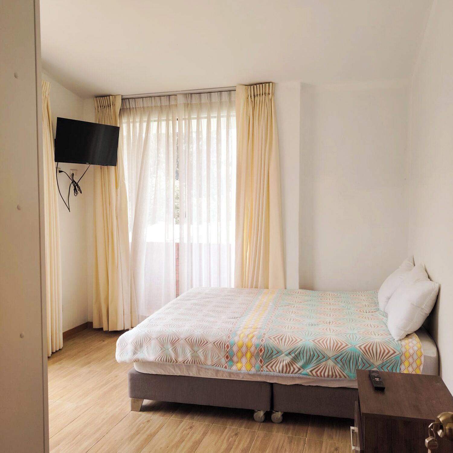 4 dormitorios, cuna de viaje, wifi gratis y ropa de cama