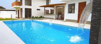 Fully Private 4-Bedroom Country House with Pool and Outdoor Cinema Pet Friendly
