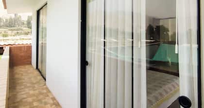 Maison de campagne privée, 4 chambres, piscine et cinéma - animaux admis