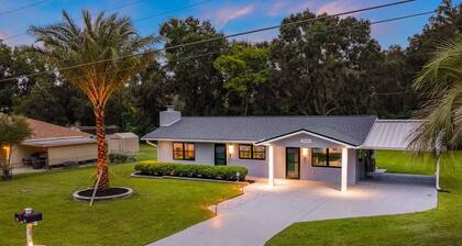 Family-Friendly sleeps 7-Home Close to Fun