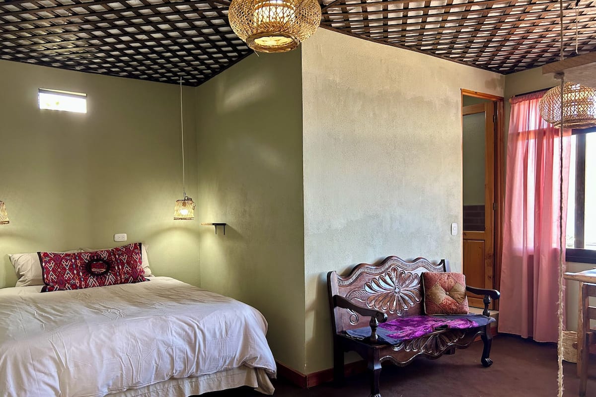 Desk, laptop workspace, free WiFi