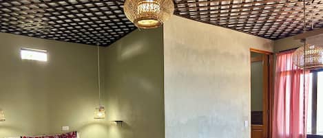 Desk, laptop workspace, free WiFi