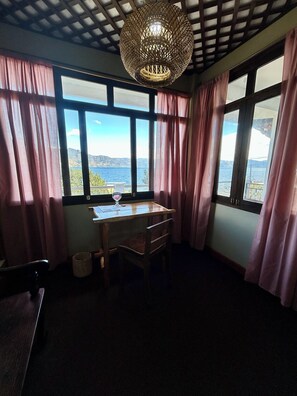 Habitación Deluxe doble, vistas al lago | Interior