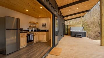 Frigorífic, microones, forn i placa de cuina