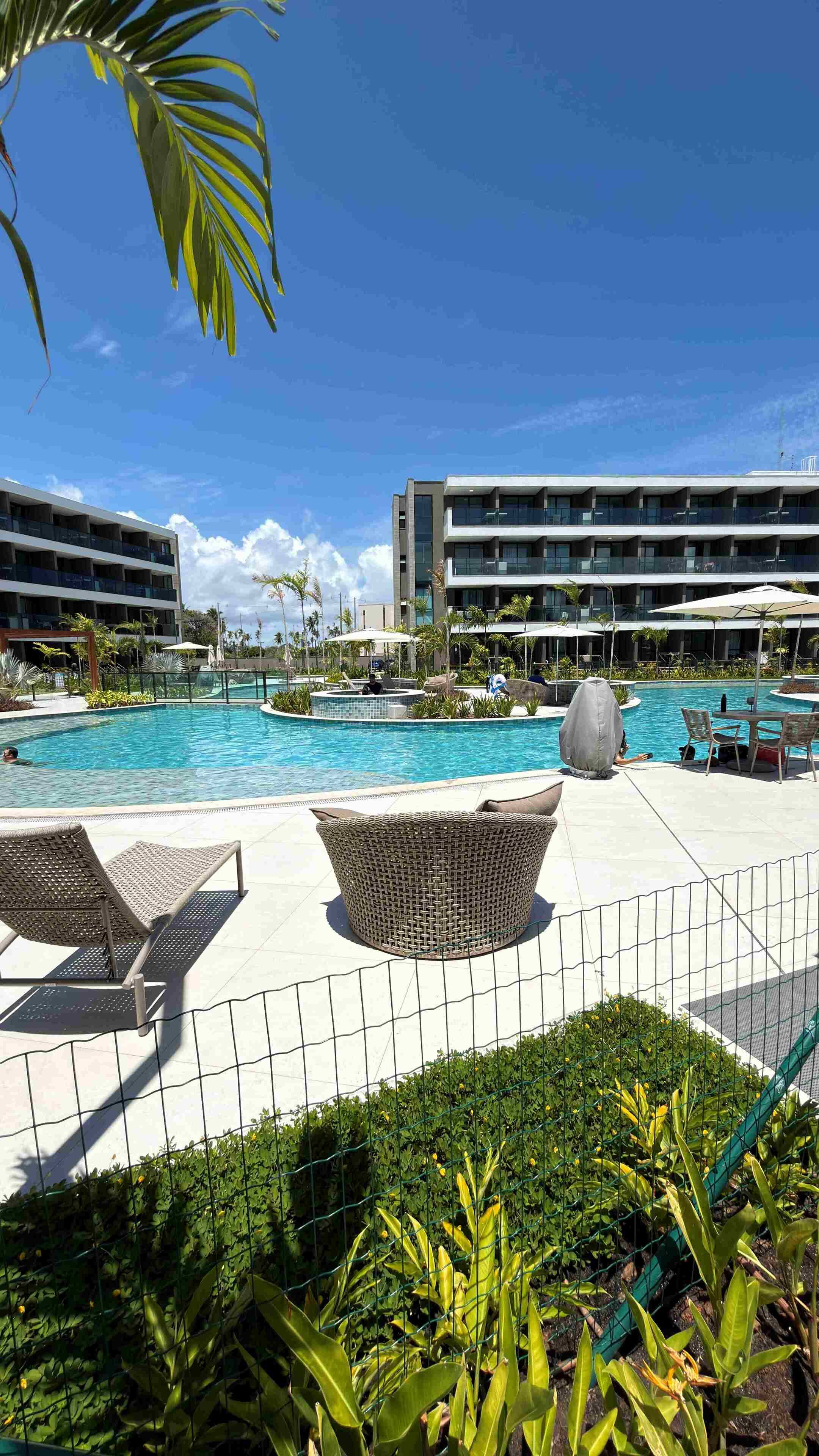 6 outdoor pools, pool umbrellas, sun loungers