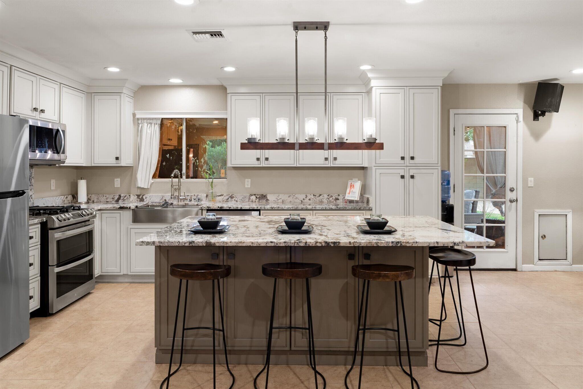 Microwave, oven, stovetop, dishwasher