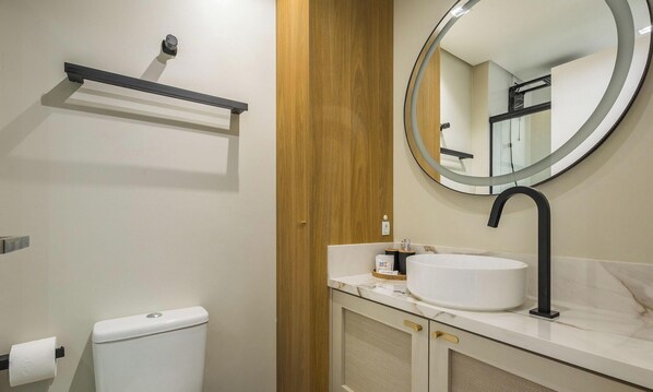 Bathroom - Studio in Center of Rosa, Rooftop w/ Pool Rso0012 (Imbituba)